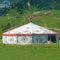 Biały, wielostronny namiot typu jurta Metalowa rama z dachem o wysokim szczycie