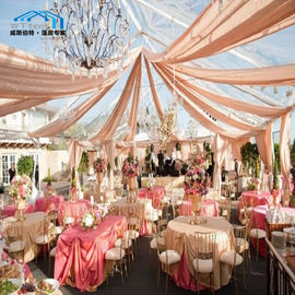 Dekoracje na namioty na zewnątrz weselne z kolorowymi zestawami stolików koktajlowych